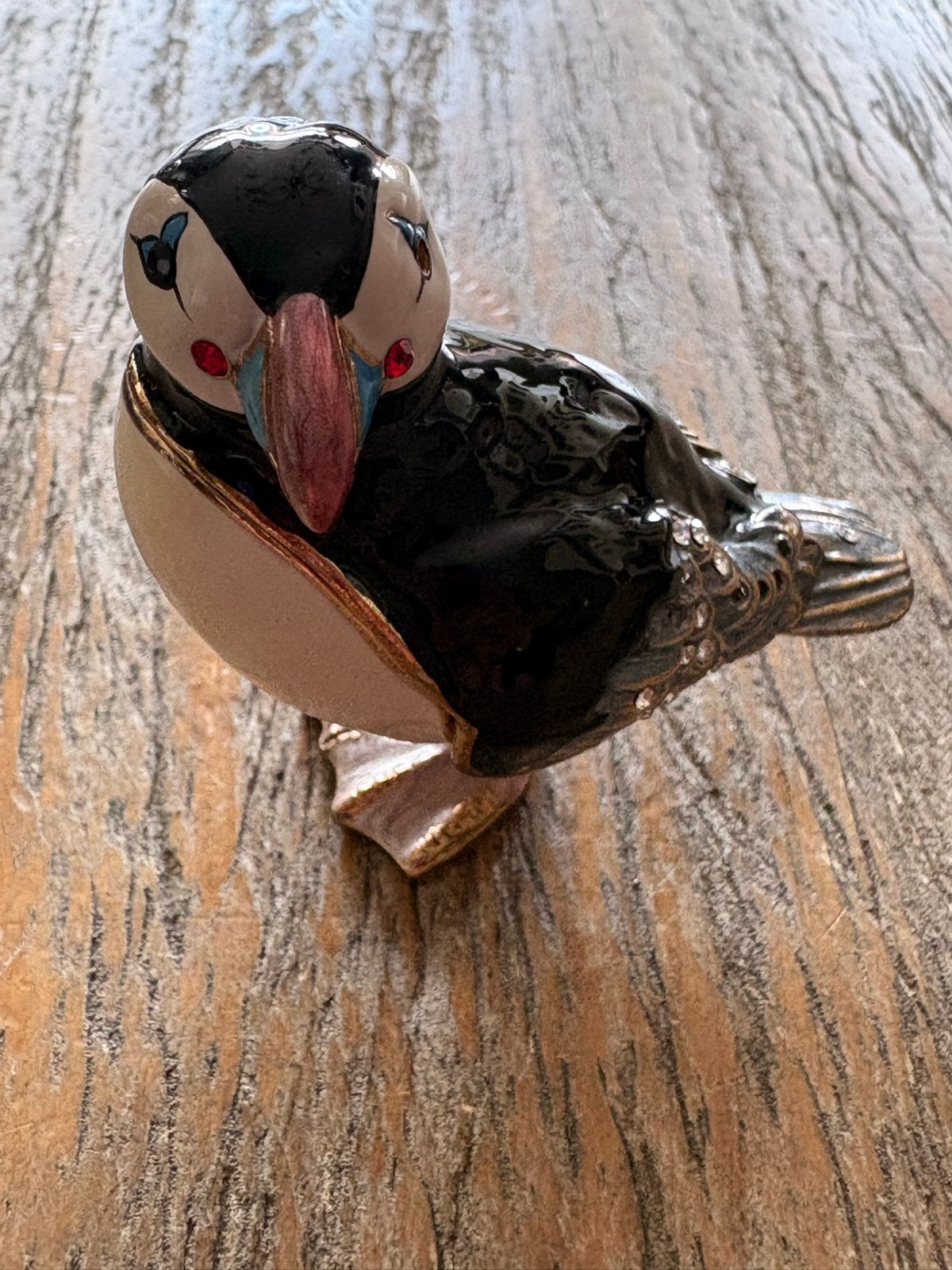 Bijzonder papegaaiduiker beeldje met ketting, Verzamelen, Dierenverzamelingen, Gebruikt, Beeldje of Figuurtje, Vogel, Ophalen of Verzenden