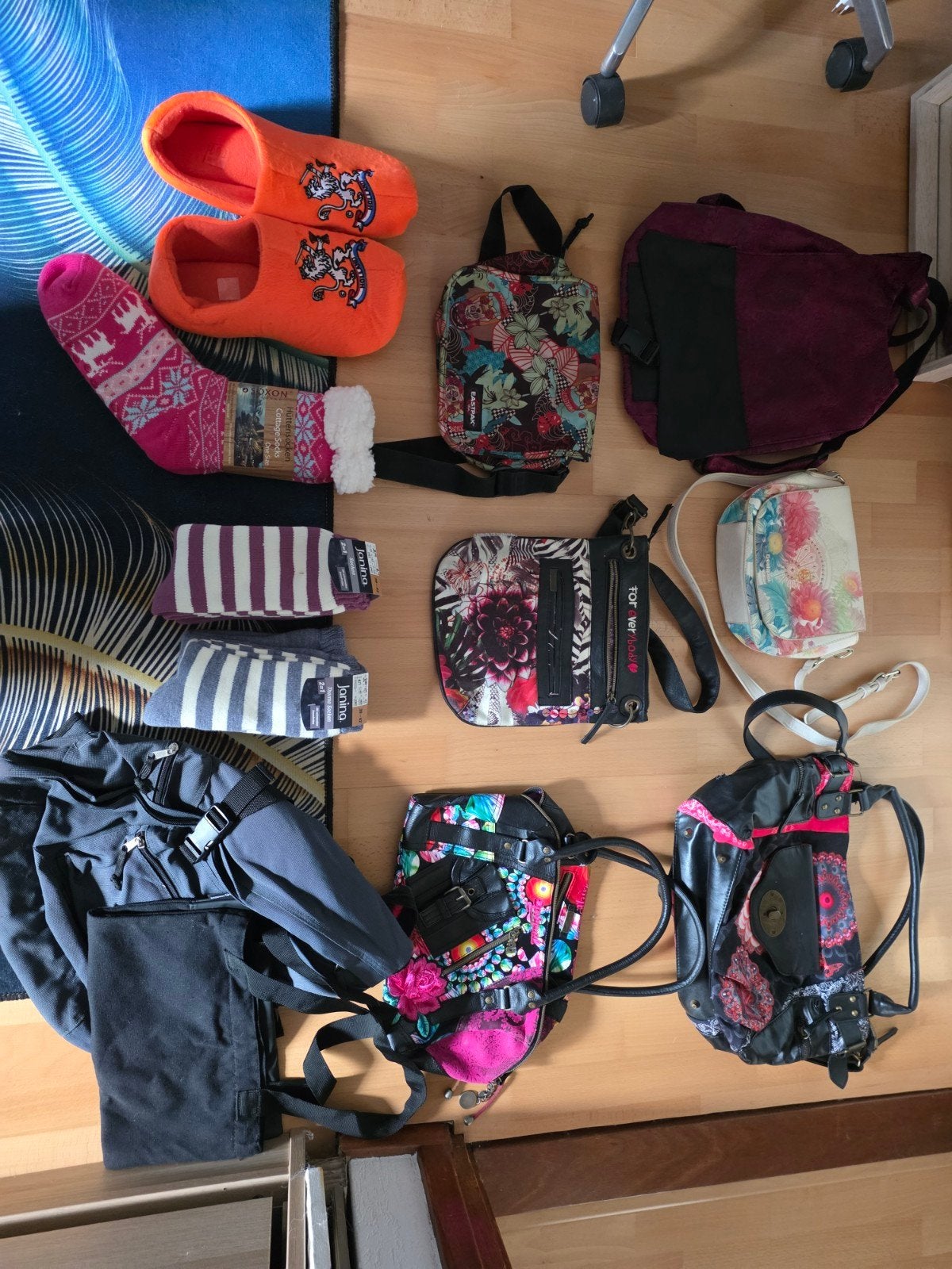 7 Tassen (o.a. Desigual, Eastpak), Sokken & Oranje Klompen!, Ophalen, Gebruikt, Overige kleuren, Schoudertasje