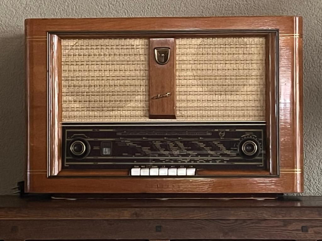 Vintage Philips radio - 1960 decoratie (werkt niet meer), Ophalen, Niet werkend, Radio