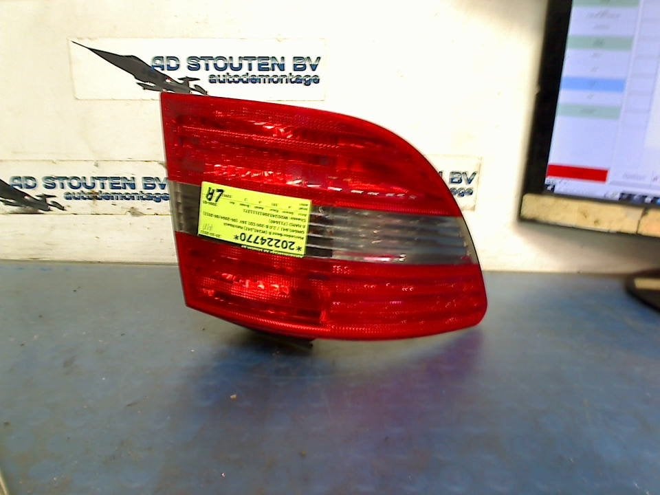 Achterlicht Links BUITEN Mercedes-Benz B (W245) 2006 A169820, Gebruikt, Mercedes-Benz AG, Mercedes-Benz, Mercedesstraße 120, Stuttgart 70372, , Duitsland