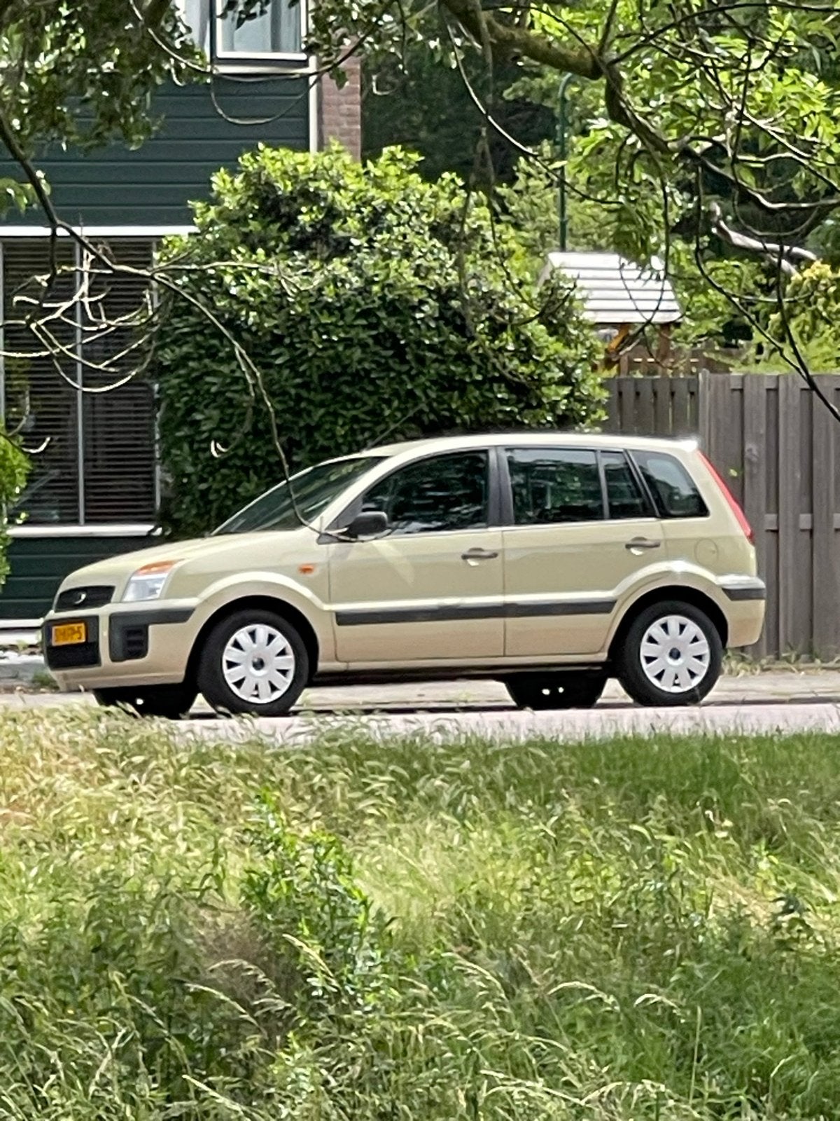 Ford Fusion 1.4 16V 2009 Wit/beige GOED LEZEN aub, Voorwielaandrijving, 15 km/l, Origineel Nederlands, Particulier