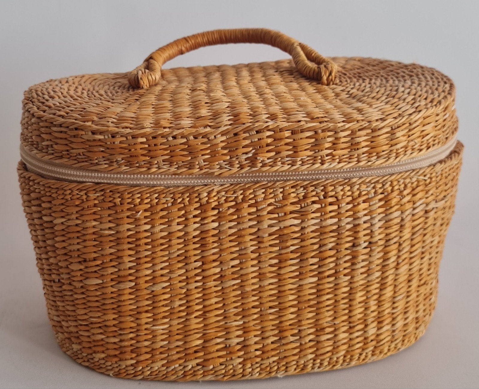 Vintage rieten beautycase met gele voering - Handig en decor, Ophalen of Verzenden, Zo goed als nieuw, Geel