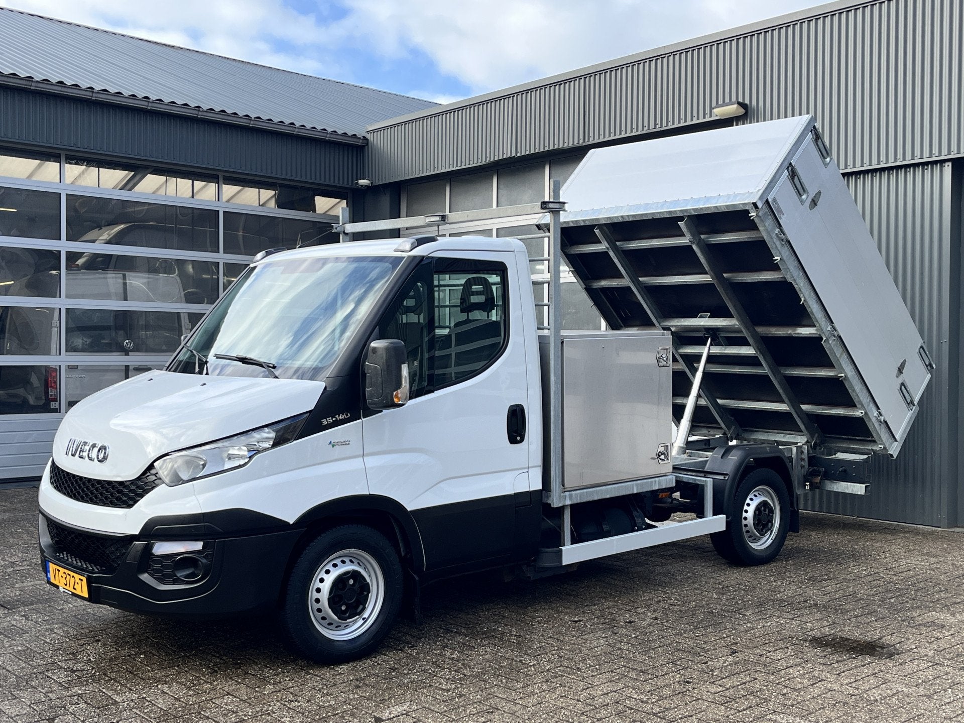 Iveco Daily 35S14N 3.0 345 Kipper Trekhaak 3500kg trekgewich, Auto's, Gebruikt, 4 cilinders, Electronic Stability Program (ESP)