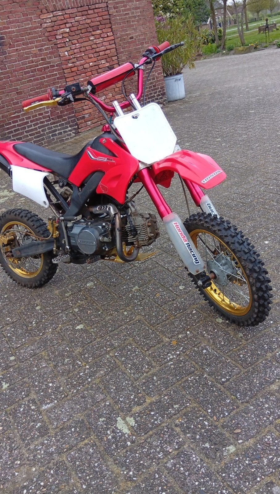 goedwerkende crosser 125cc met net nieuwe achter band op, Overige merken, Zo goed als nieuw, 4 versnellingen, 125 cc
