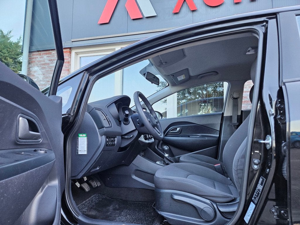 Kia Rio 1.2 CVVT ComfortLine Airco! 5-Deurs! Leuke Auto!, Voorwielaandrijving, 4 cilinders, Zwart, Bedrijf