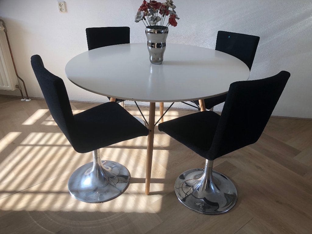 Ronde witte tafel., Huis en Inrichting, Tafels | Eettafels, Ophalen, Overige materialen, Gebruikt, Rond