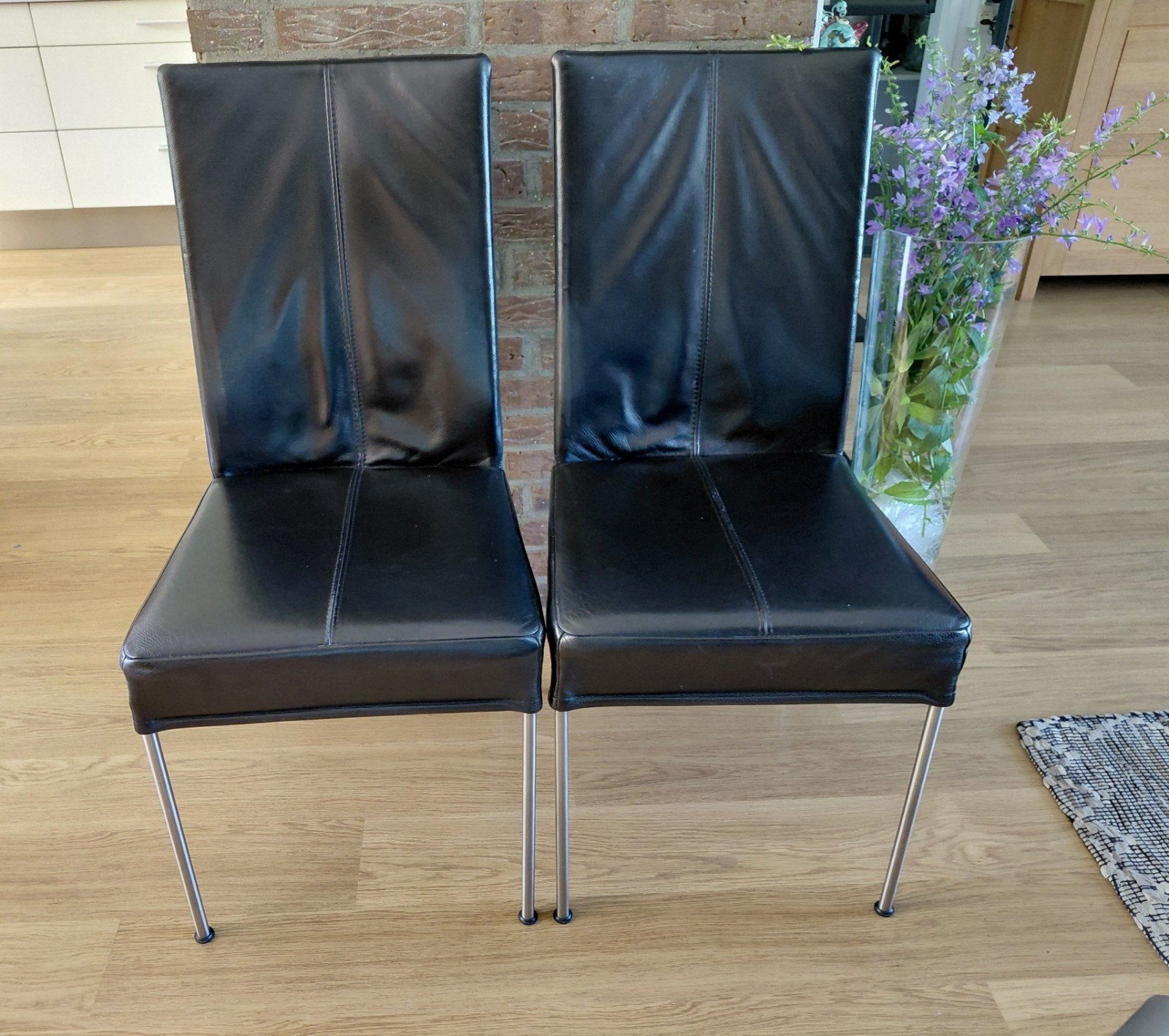 2 zwarte leren eetkamerstoelen, Ophalen, Gebruikt, Zwart, Twee