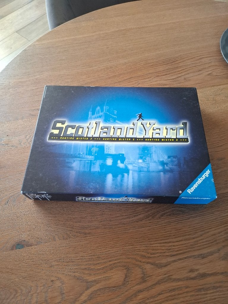 Ravensburger Scotland Yard – Hunting Mister X (1996), Hobby en Vrije tijd, Gezelschapsspellen | Bordspellen, Ophalen of Verzenden