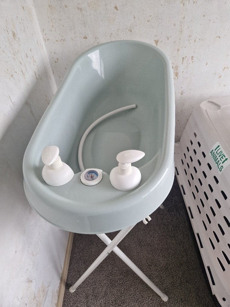 Bébé-Jou Thermobad + standaard + badzitje – complete set, Ophalen, Gebruikt, Badje, Bébé-jou