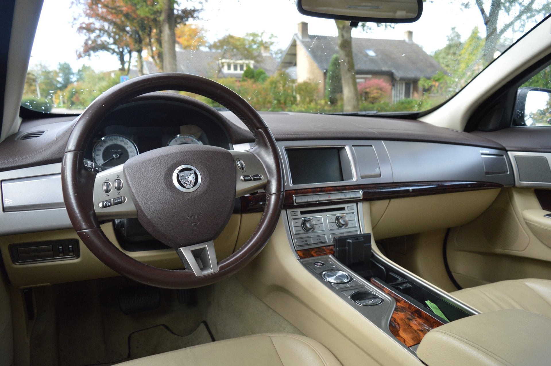 Jaguar XF 3.0 V6 Luxury ORG NL/NAP, Auto's, Automaat, Achterwielaandrijving, Beige, 1850 kg