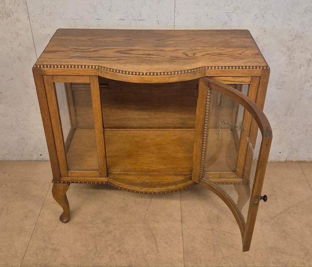 Antiek eiken vitrinekastje / theekastje met gebogen glas, Ophalen, Glas, Gebruikt, 50 tot 100 cm