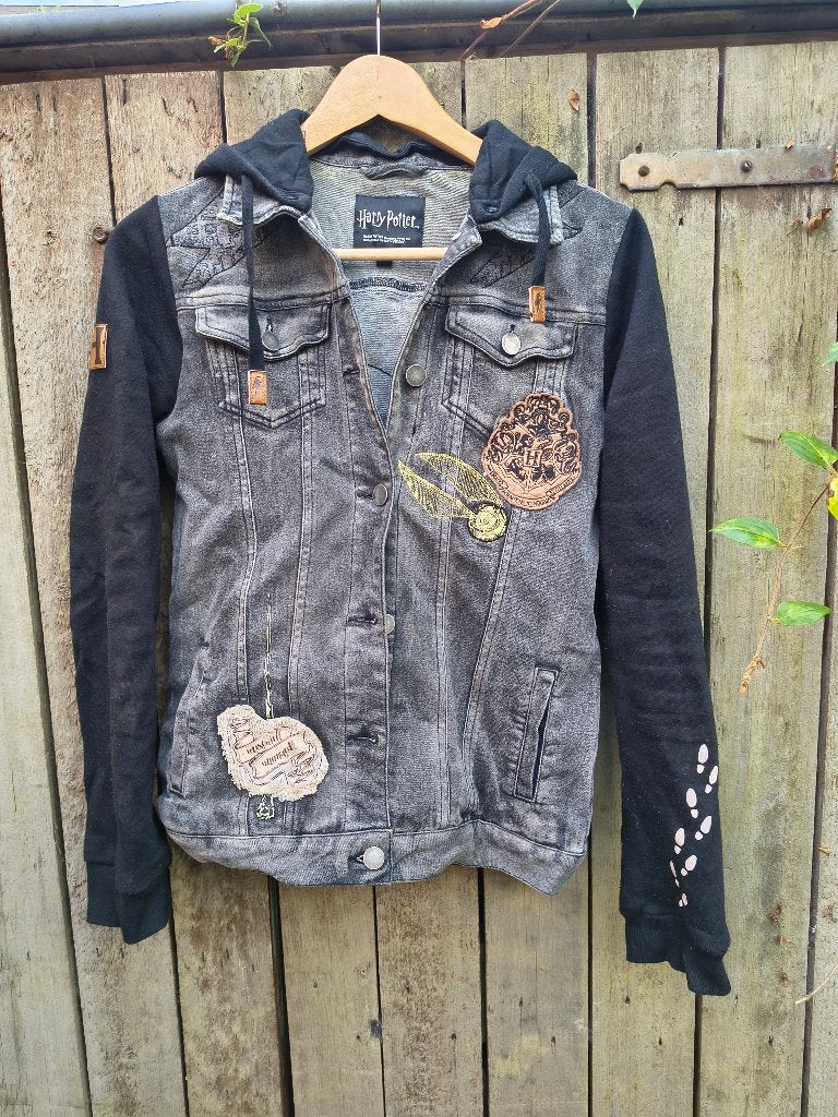 Harry Potter verzameling kleding en spellen, Verzamelen, Harry Potter, Ophalen of Verzenden, Zo goed als nieuw, Gebruiksvoorwerp