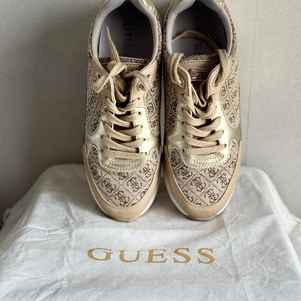 Guess sneakers beige/goud maat 39, Verzenden, Zo goed als nieuw, Beige, Sneakers of Gympen
