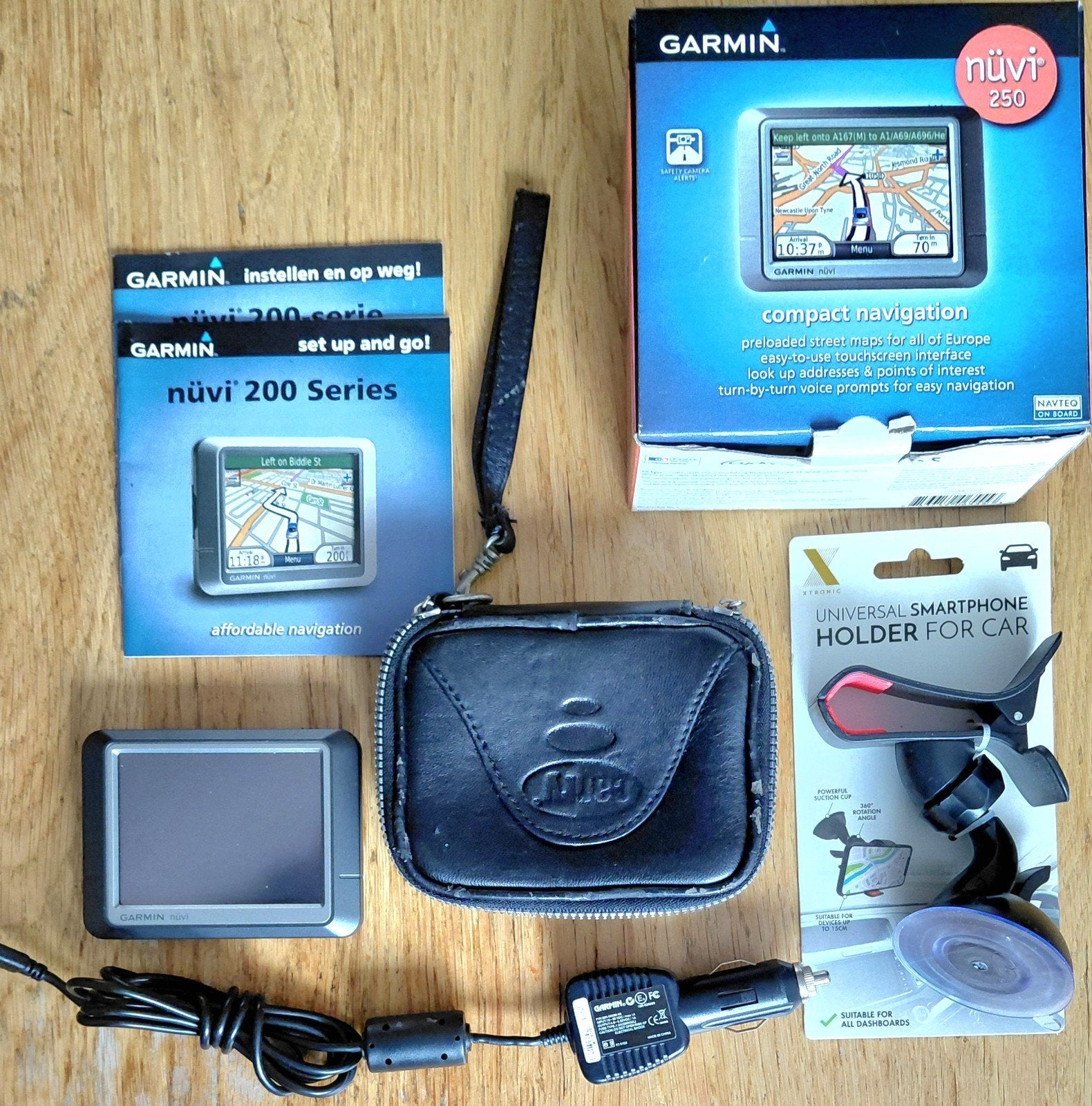 GARMIN Nuvi 250 GPS Navigatiesysteem met accessoires, Ophalen of Verzenden, Gebruikt