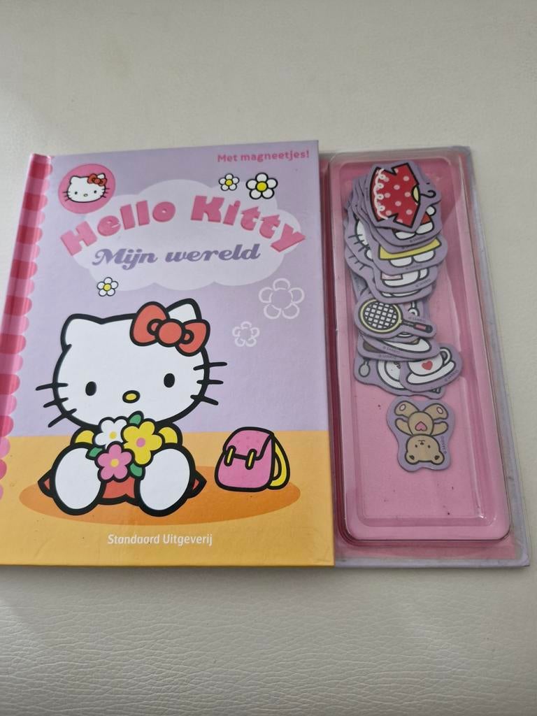 Hello Kitty Mijn wereld met magneetjes, Boeken, Ophalen of Verzenden