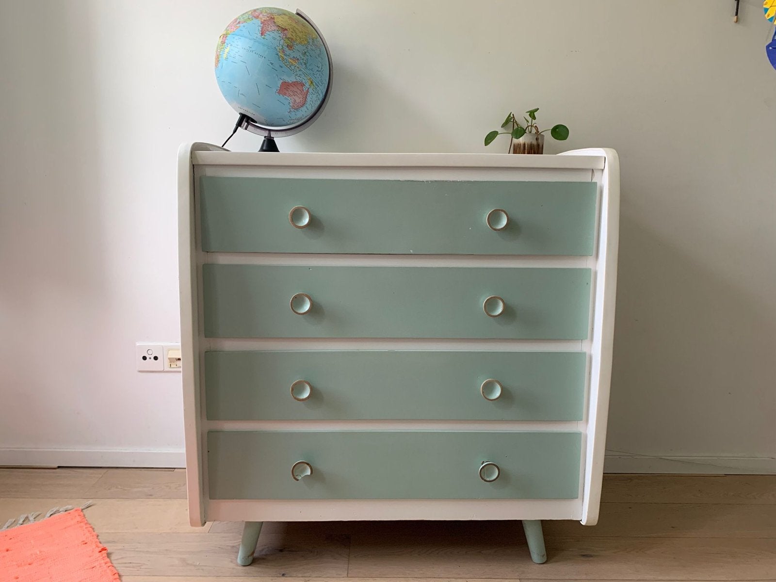 Vintage Commode ladekastje met 4 laden - Mintgroen en wit, Gebruikt, 50 tot 70 cm, Ophalen of Verzenden, 100 cm of meer