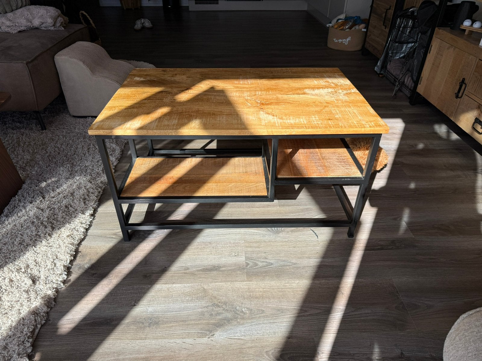 Industriële salontafel met houten blad en metalen frame, Ophalen, 100 tot 150 cm, 50 tot 100 cm, Zo goed als nieuw