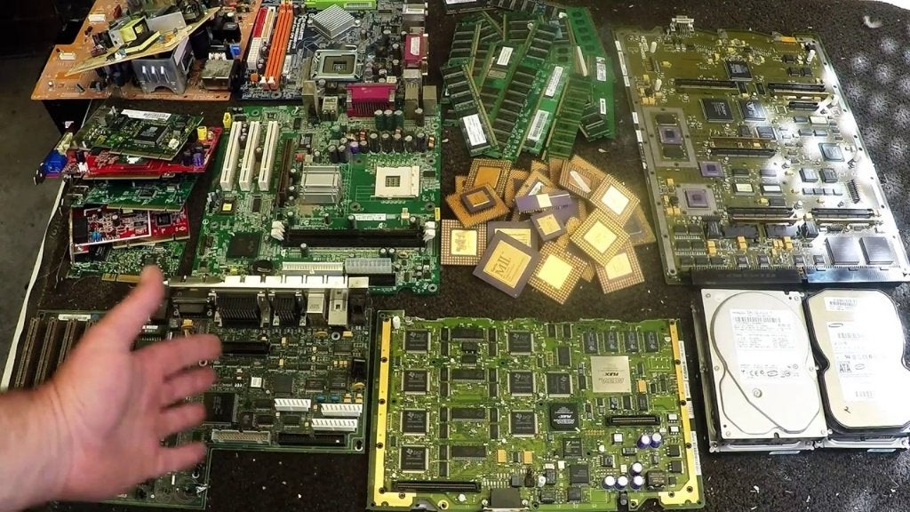 Inkoop oude pc's, laptops & onderdelen - Duurzaam 2e leven, Computers en Software, Gebruikt, Minder dan 4 GB, Onbekend, Minder dan 2 Ghz