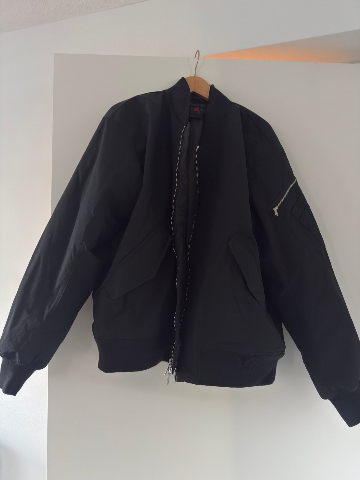 Air Jordan bomberjack, Ophalen, Zo goed als nieuw, Zwart