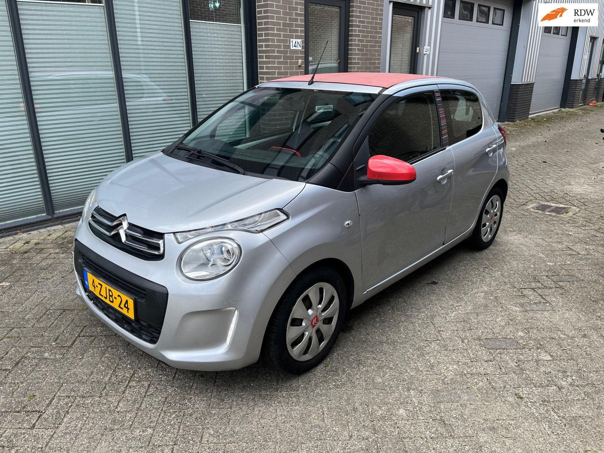 Citroen C1 1.2 PureTech Airscape Shine! 128 DKM NAP! AIRCO!, Voorwielaandrijving, Euro 5, Stof, Gebruikt