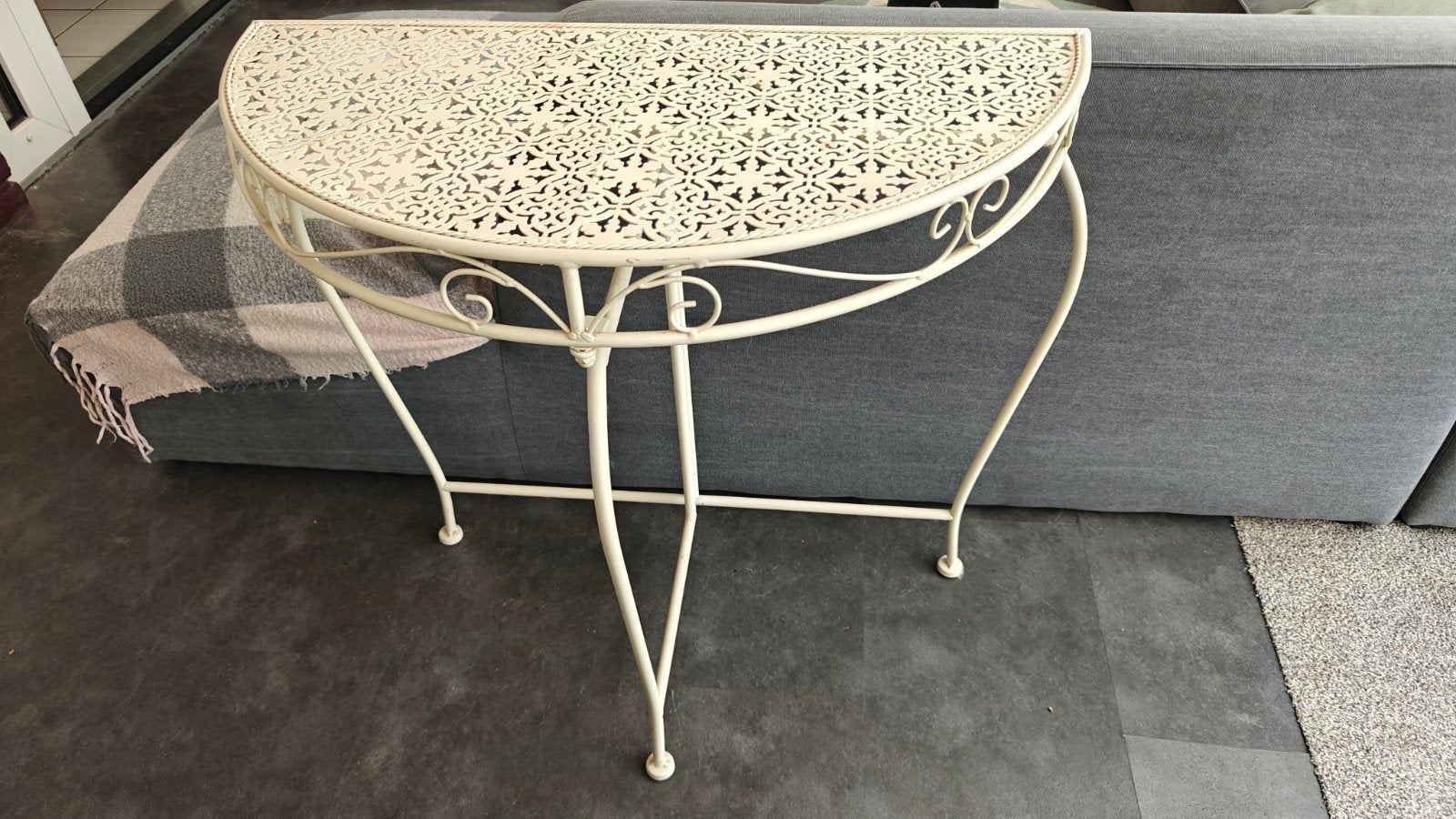 Decoratieve Halve Maan Bijzettafel - Crème Metaal, Ophalen, Gebruikt, Metaal of Aluminium, Decoratief, Klassiek, Sierlijk