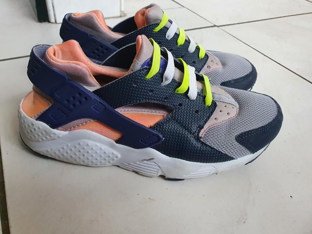 Nike Huarache maat 36, Kinderen en Baby's, Kinderkleding | Schoenen en Sokken, Gebruikt, Verzenden, Nike, Jongen of Meisje