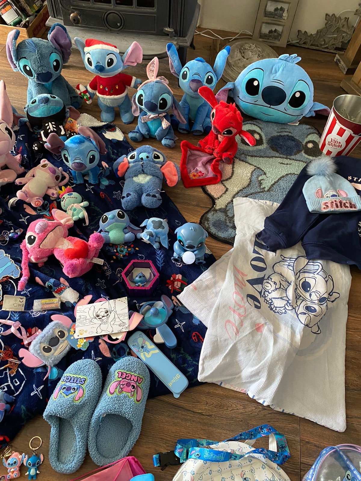 Grote Disney Stitch Collectie: Knuffels, Kleding & Meer, Verzamelen, Disney, Ophalen, Overige figuren, Zo goed als nieuw, Overige typen