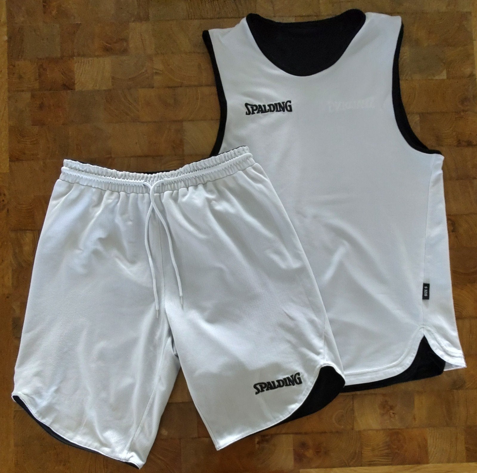Foto 2 van Spalding basketbal tenue S - omkeerbaar (zwart/wit)