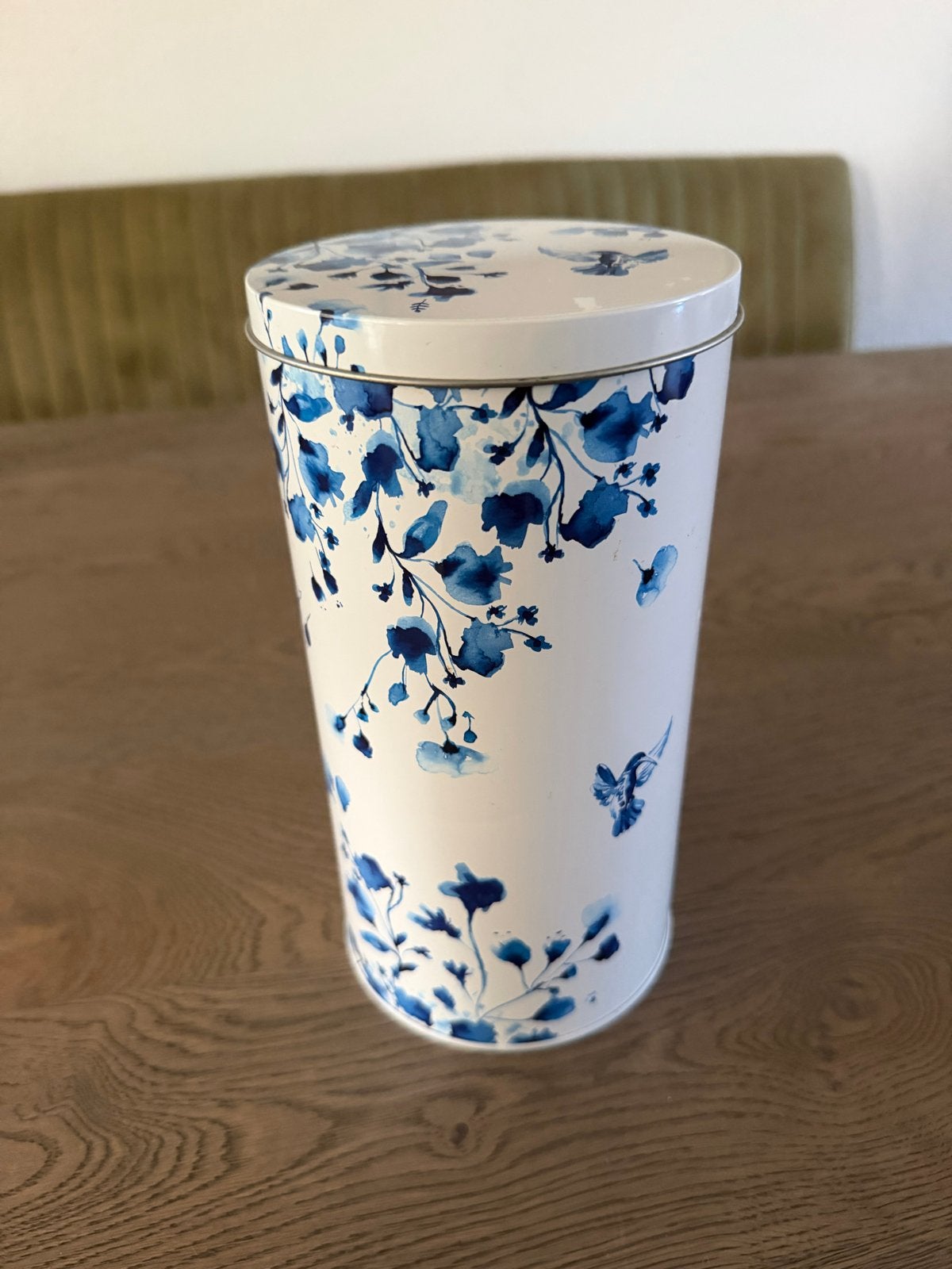 Decoratieve blikken bus met blauw bloemenpatroon, Meerkleurig, Nieuw, Ophalen of Verzenden, Metaal