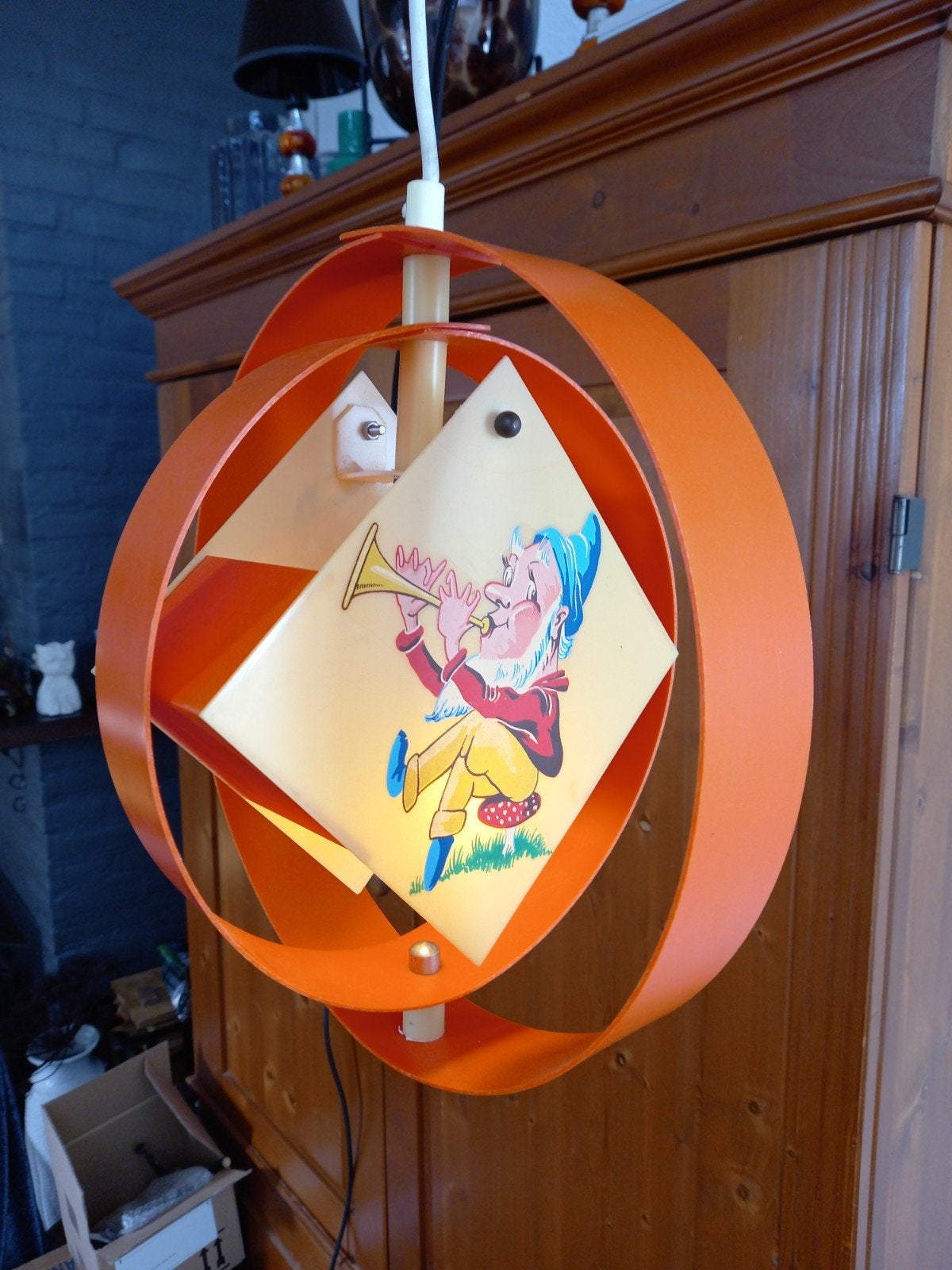 Vintage jaren '70 hanglamp met kabouter Piggelmee afgebeeld., Huis en Inrichting, Ophalen of Verzenden, Gebruikt, Kunststof, Vitage, jaren '60 - '70