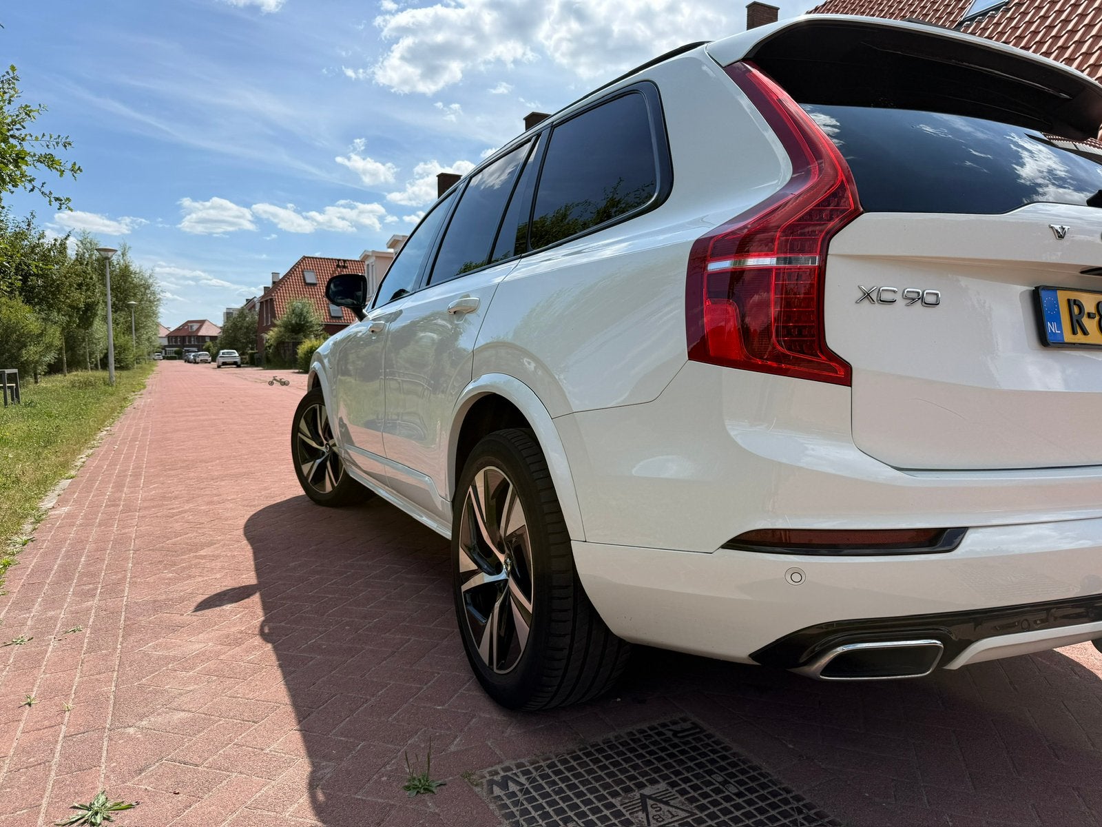 Volvo XC90 R- Design T8 Twin Engine AWD Plug-in 390pk 7P, 4 cilinders, 1969 cc, 7 stoelen, Wit