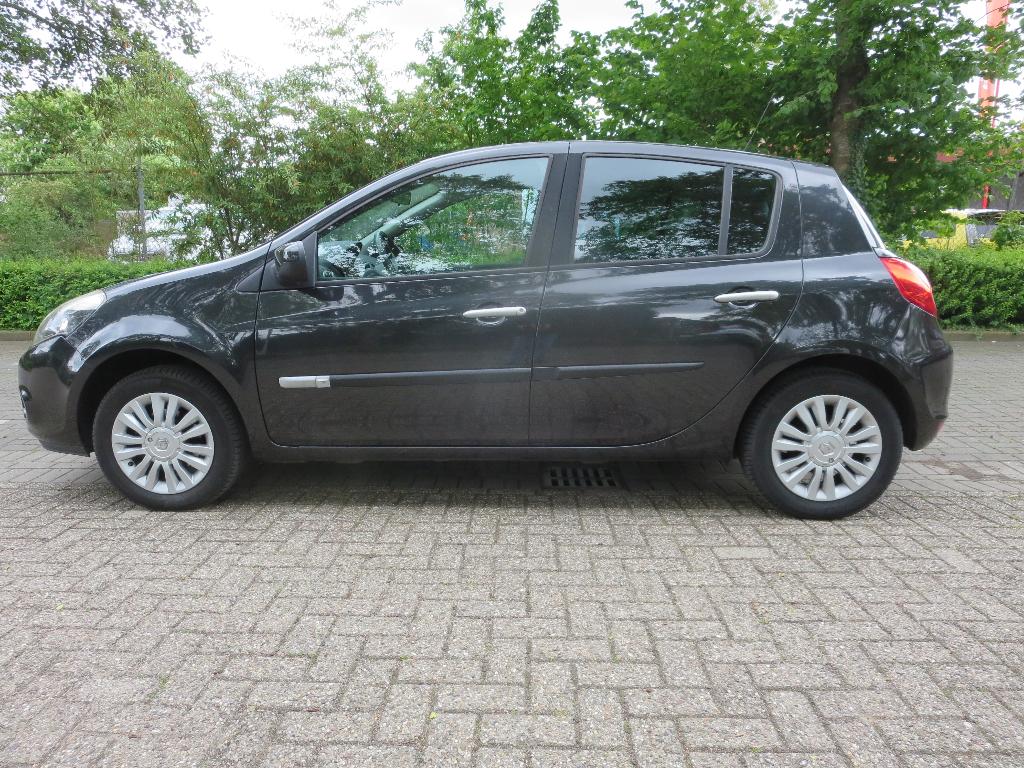 Renault Clio 1.2 16V 55KW 5-DRS E4 2011 Zwart, Voorwielaandrijving, Euro 5, Stof, 74 pk