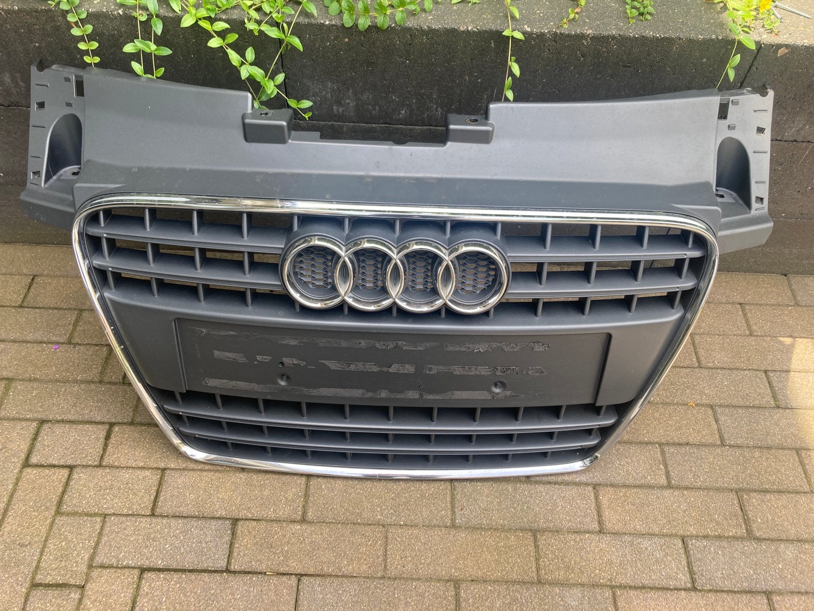 Originele gril Audi TT 8J, Auto-onderdelen, Ophalen of Verzenden, Voor, Audi, Bumper