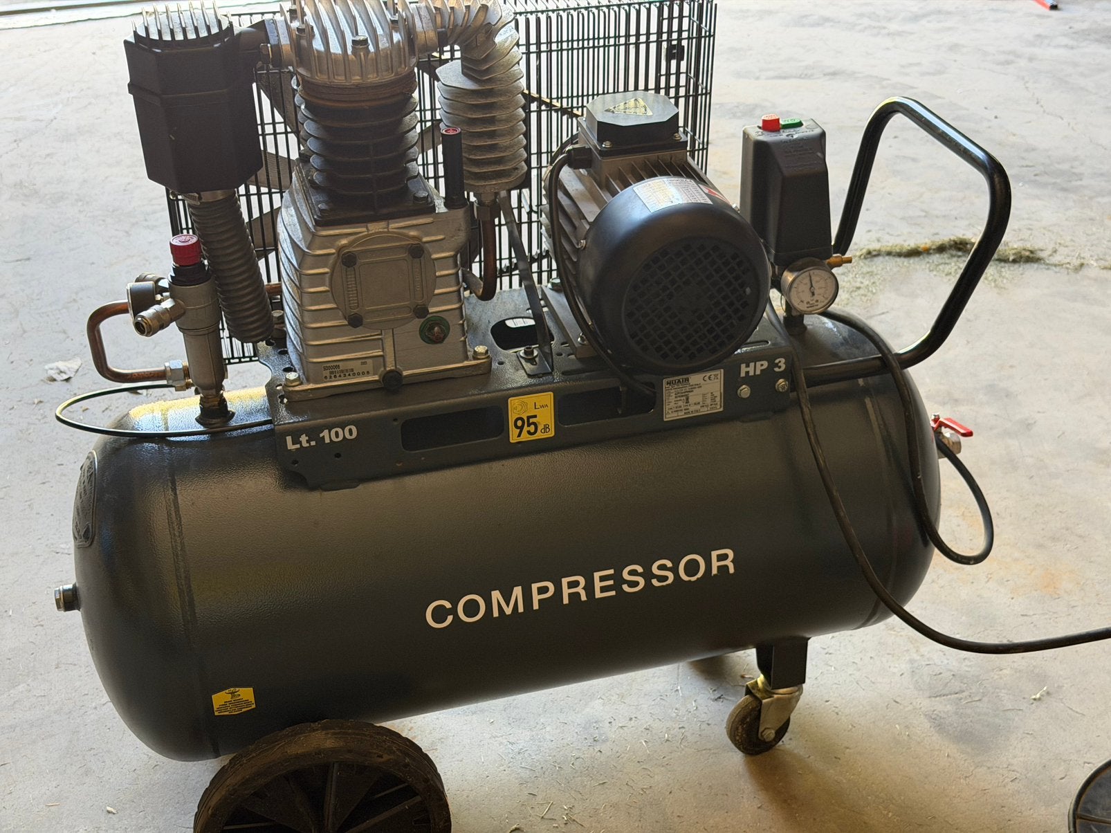 compressor 3 pk 400 volt, Ophalen of Verzenden, Zo goed als nieuw, 200 tot 400 liter/min, 10 bar of meer