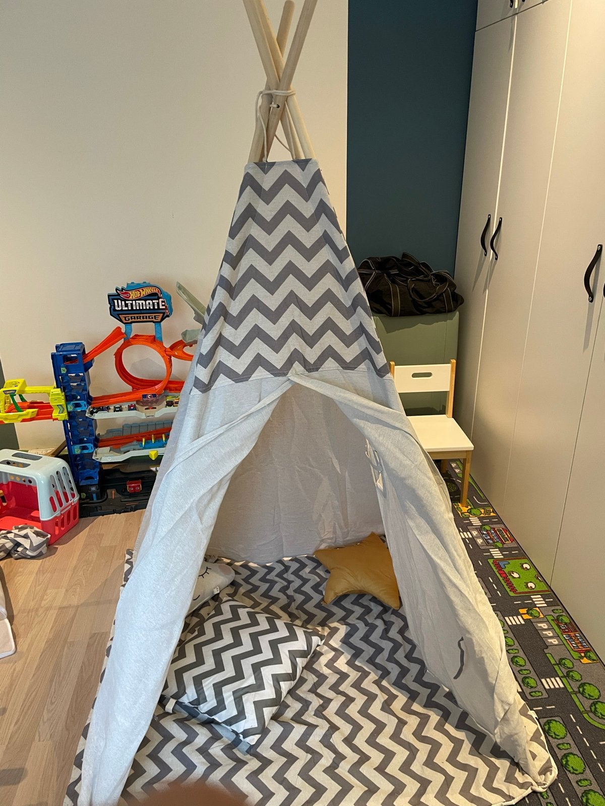 Leuke speel- of leestent voor kinderen tipi tent grijs/wit, Ophalen, Zo goed als nieuw