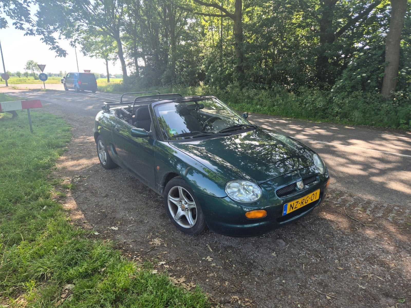 MGF 1.8 Cabrio met Hardtop!, Achterwielaandrijving, 1049 kg, Zwart, 4 cilinders