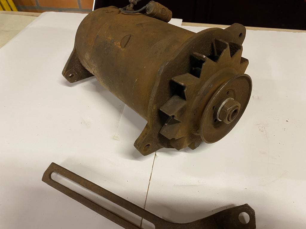 12volt gelijkstroom dynamo  van een Chevrolet pickup 1951, Ophalen, Gebruikt, Chevrolet