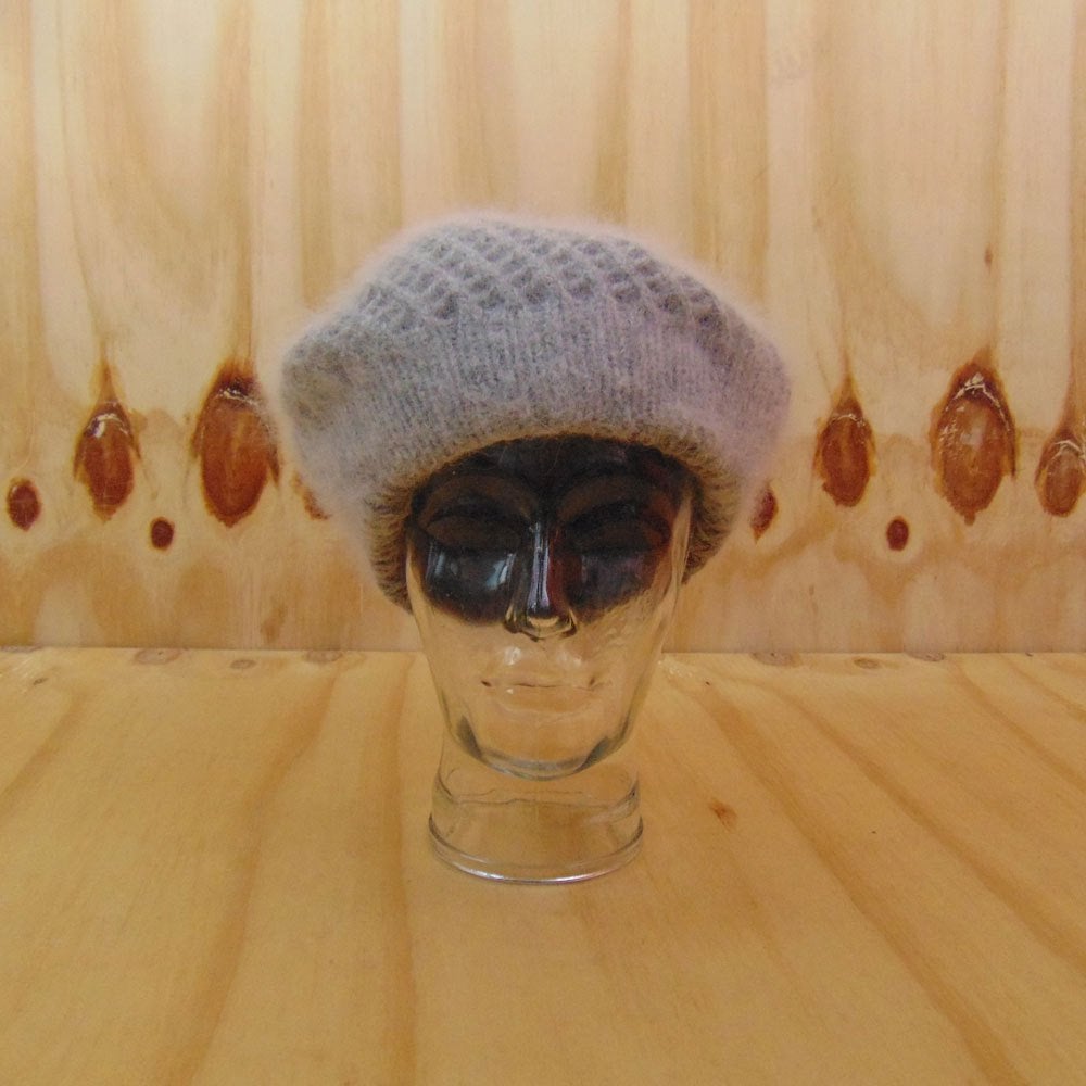 Vintage licht grijs gebreide grove baret jaren ’80, Verzenden, Hoed, One size fits all, Zo goed als nieuw