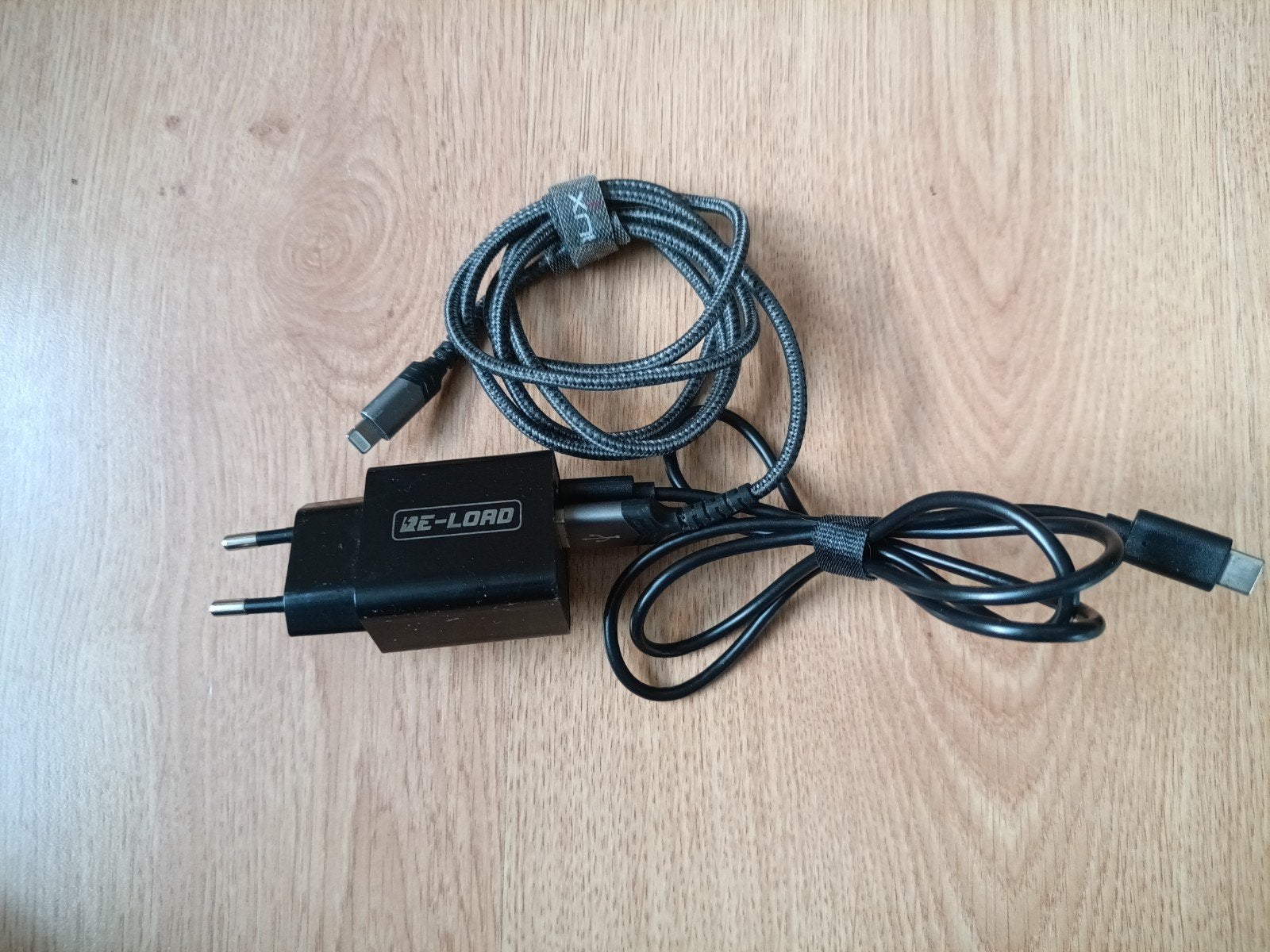 RE-LOAD Snellader met USB-C kabel en extra oplaadkabel, Telecommunicatie, Universeel, Ophalen of Verzenden, Zo goed als nieuw