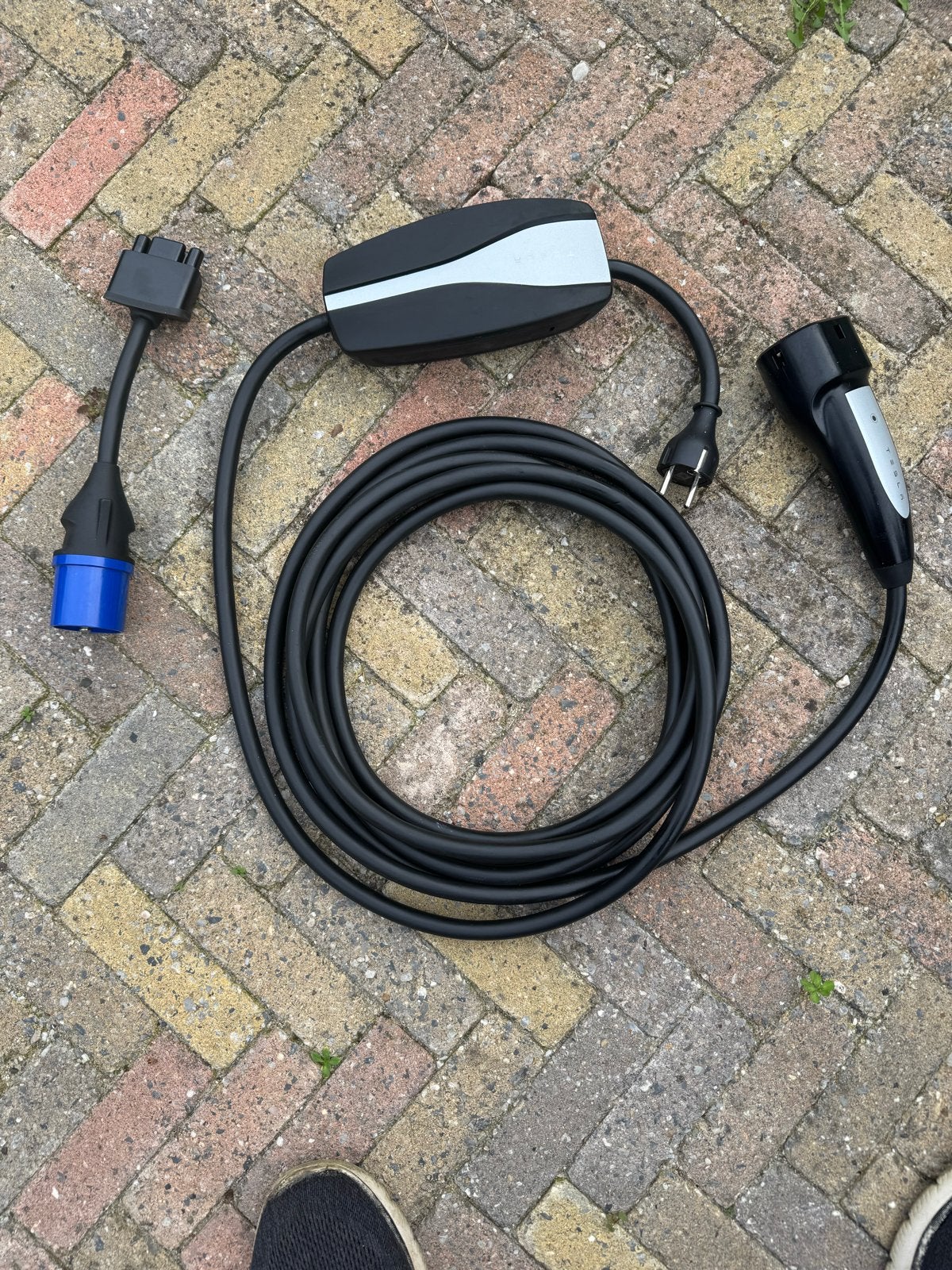 Tesla Mobiele Connector Gen 2& CEE blauw adapter, thuislader, Ophalen of Verzenden, Zo goed als nieuw, Laadkabel