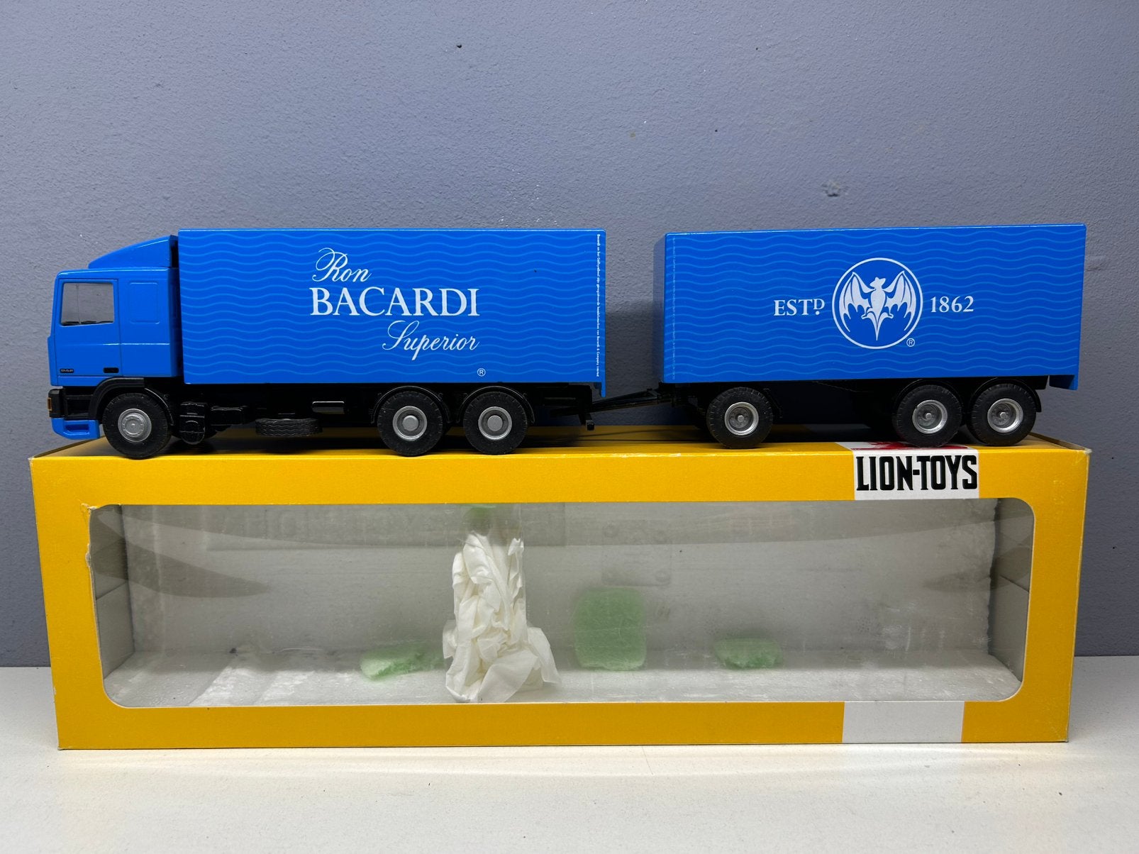 #2 Lion toys car Daf Ron Bacardi Suprior MIB €50 excl, Ophalen of Verzenden, Zo goed als nieuw, Bus of Vrachtwagen, Lion Toys