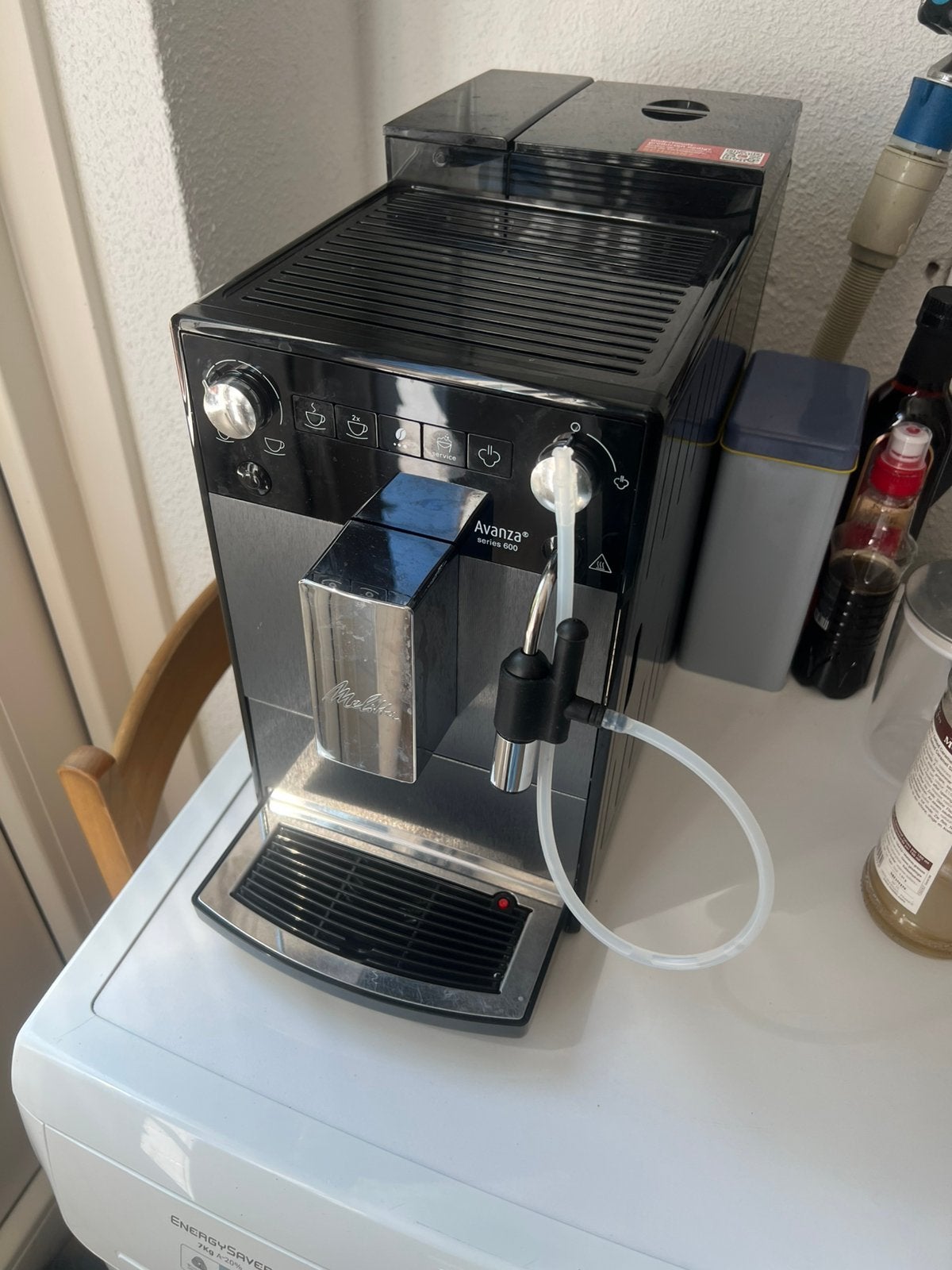 Melitta Avanza 600 Volautomatische Koffiemachine, Witgoed en Apparatuur, Koffiezetapparaten, Gebruikt, Espresso apparaat, Afneembaar waterreservoir