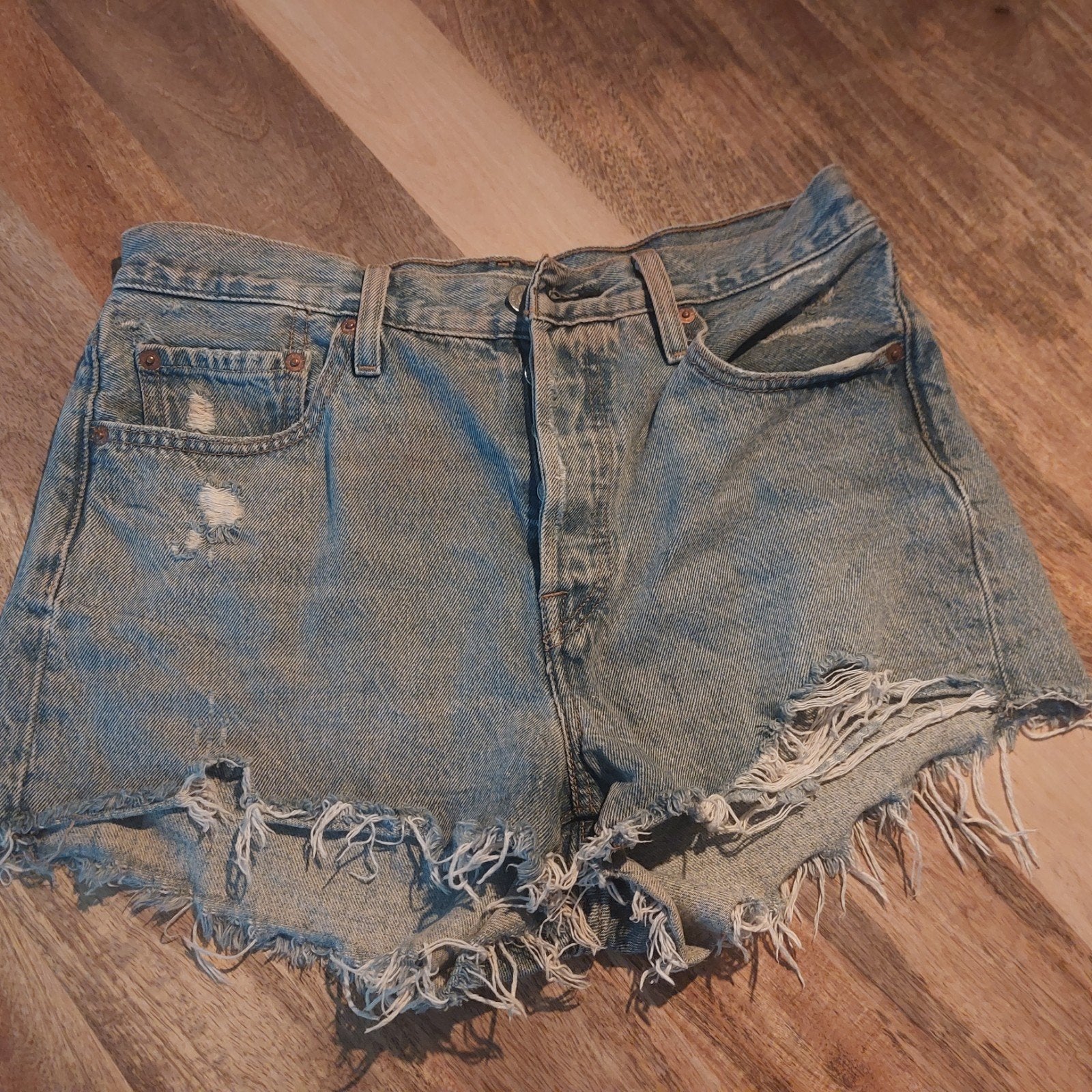 Levi's 501 denim shorts - W28, Blauw, Ophalen of Verzenden, W28 - W29 (confectie 36), Gedragen
