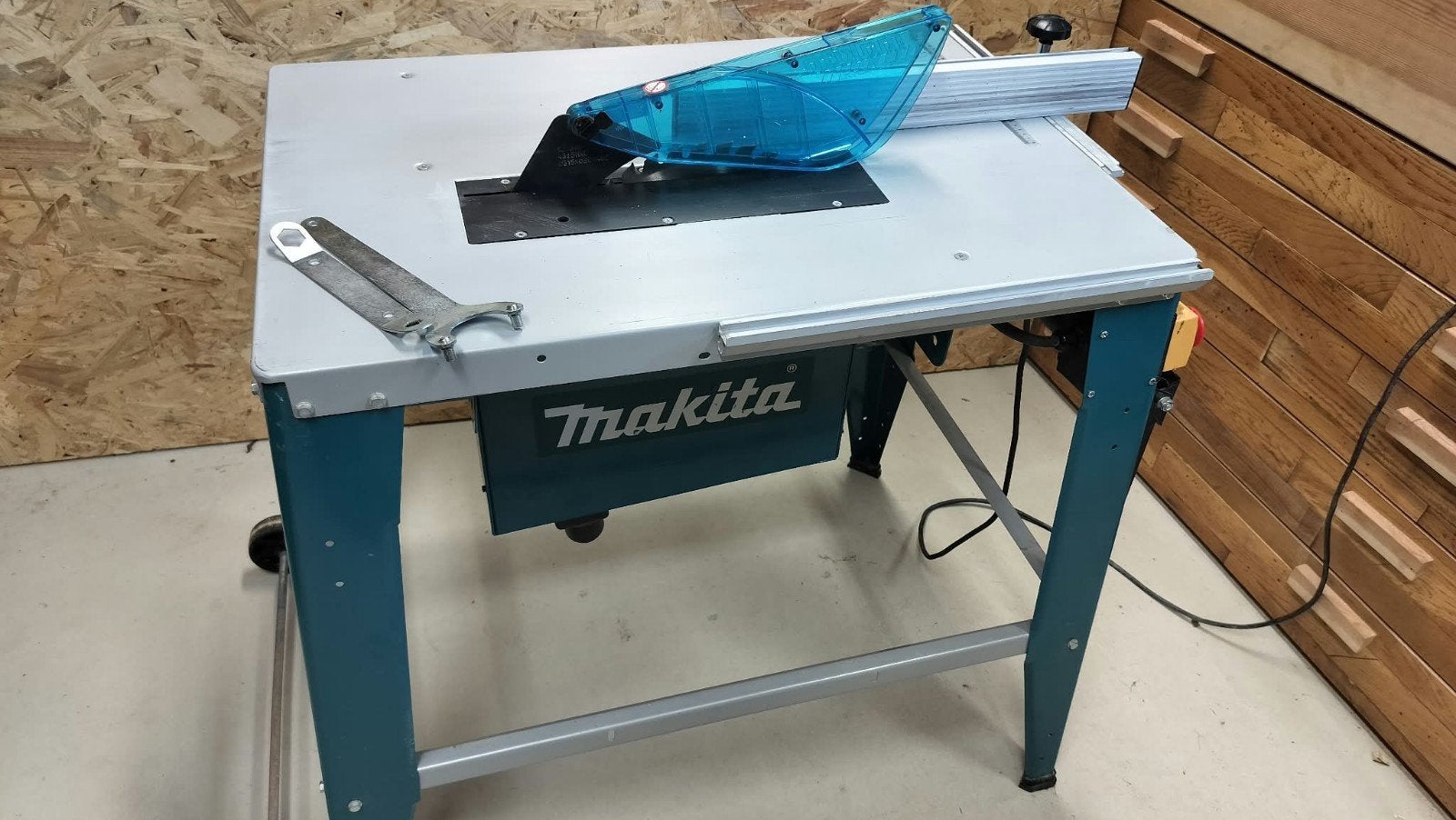 Makita 2712 bouwtafelzaag cirkelzaagtafel, Ophalen, Gebruikt, Cirkelzaag, 70 mm of meer