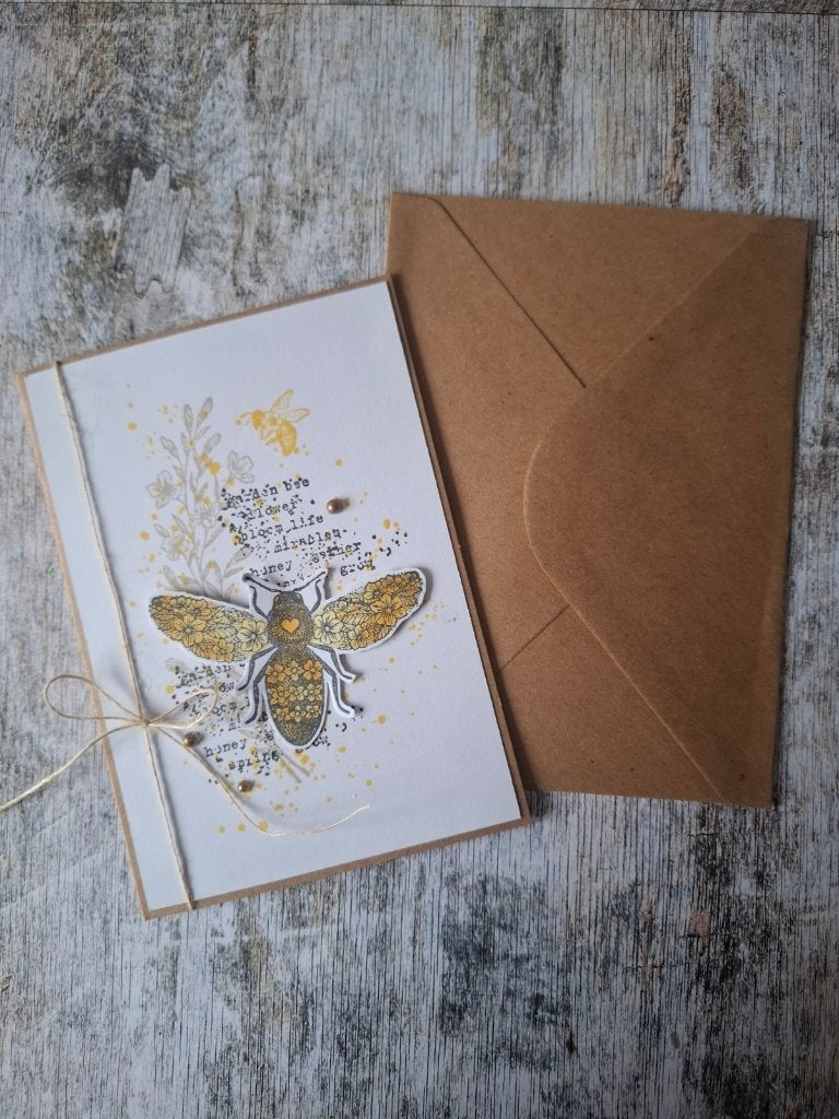 gestempelde kaart, bloemen en bijtjes, Hobby en Vrije tijd, Kaarten | Zelfgemaakt, Nieuw, Overige thema's, Ophalen of Verzenden