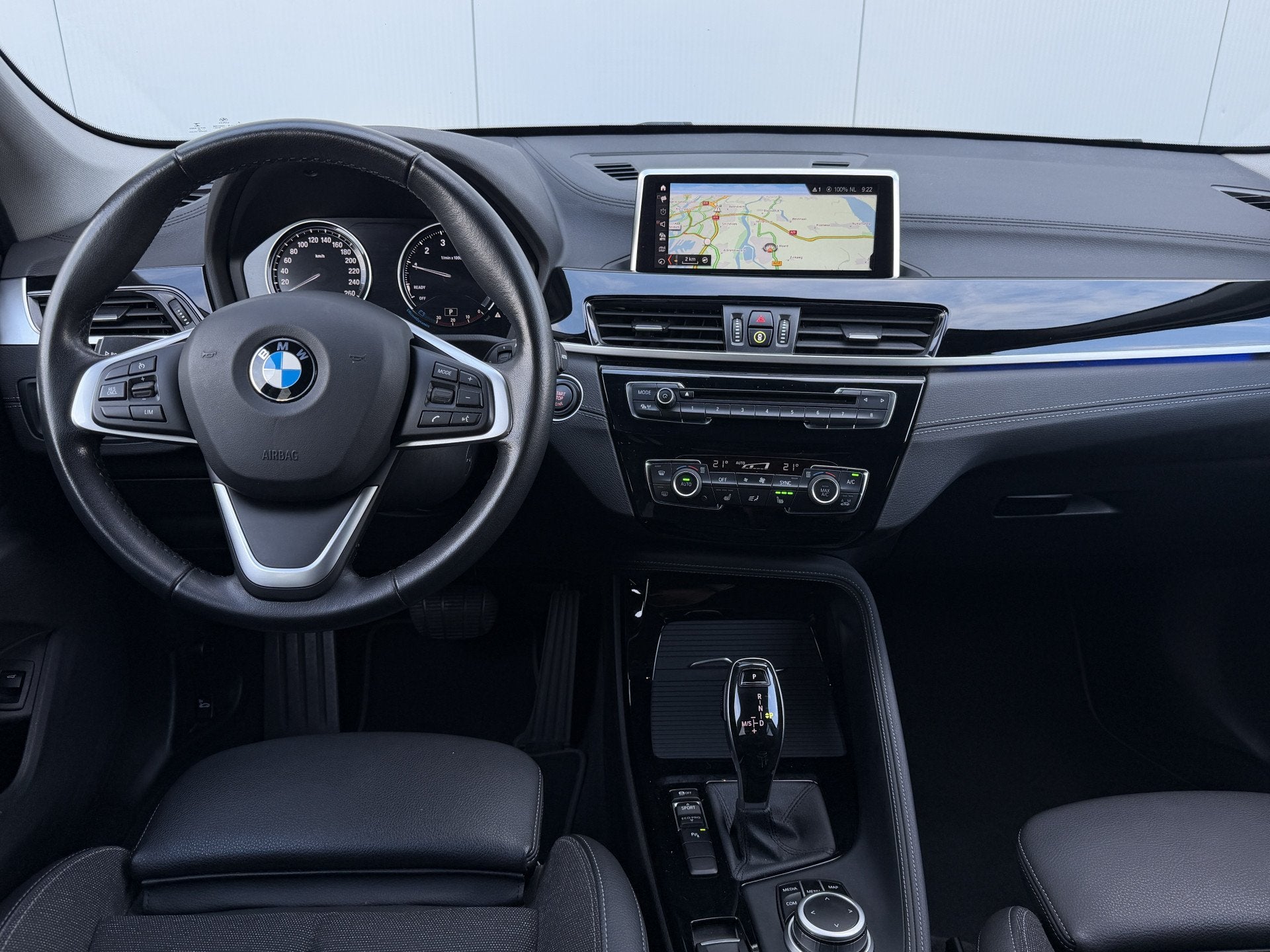 BMW X1 sDrive18i High Executive Automaat Navigatie/Trekhaak., Dealer onderhouden, 15 km/l, Gebruikt, Euro 6