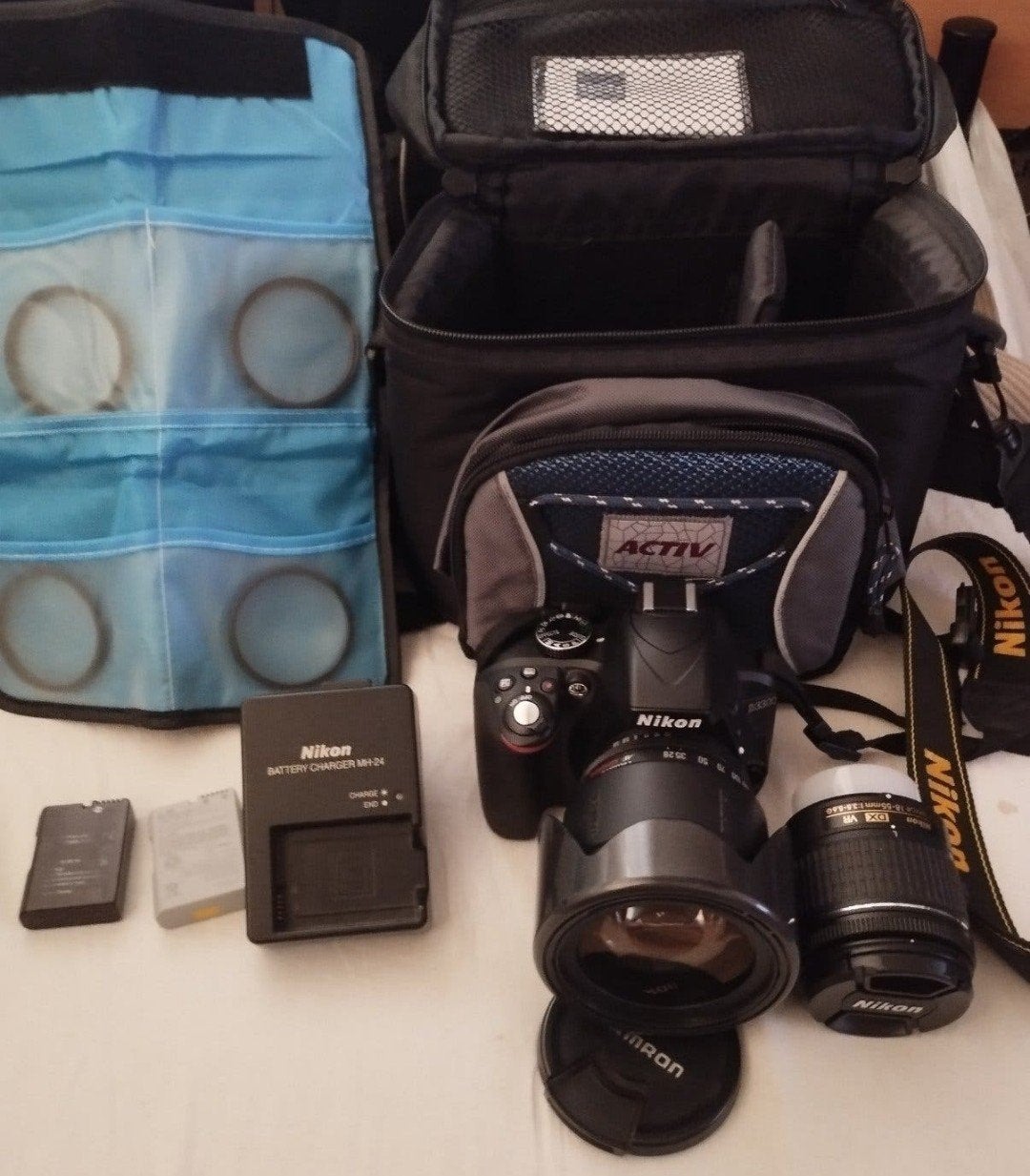Nikon D3300 DSLR (Nikon DX VR 18-55mm+Tamron 70-300 mm), Ophalen of Verzenden, Zo goed als nieuw, Spiegelreflex, Nikon
