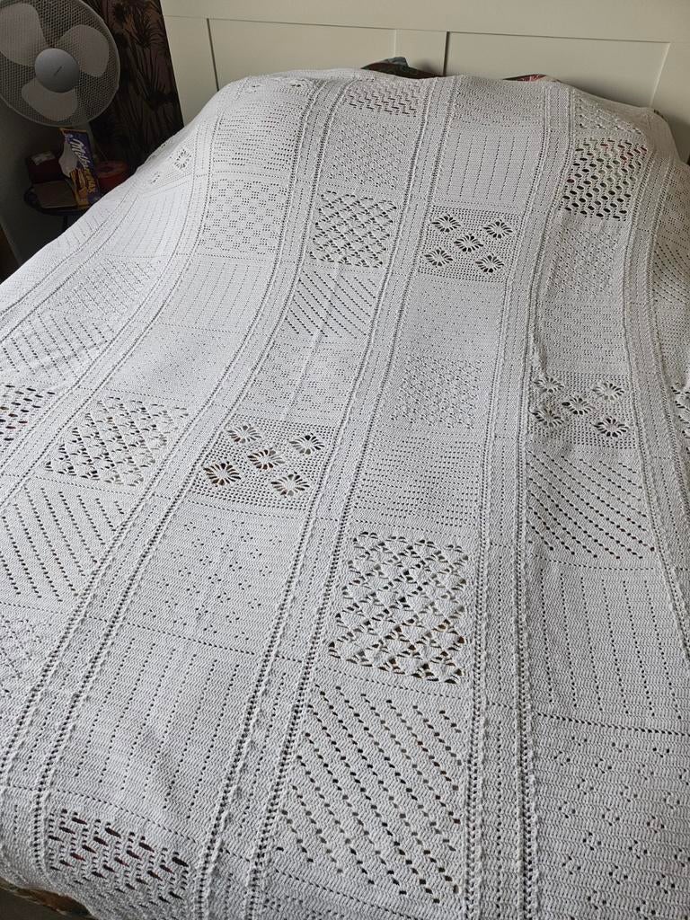 Bedsprei 220 x 210, Huis en Inrichting, Ophalen of Verzenden, Zo goed als nieuw, Tweepersoons