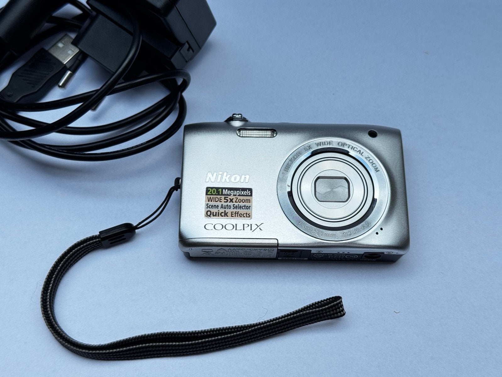 Nikon Coolpix S2800 Compactcamera - 20.1 MP, 5x Zoom, Ingebouwde flitser, Oplader, Ophalen of Verzenden, Zo goed als nieuw