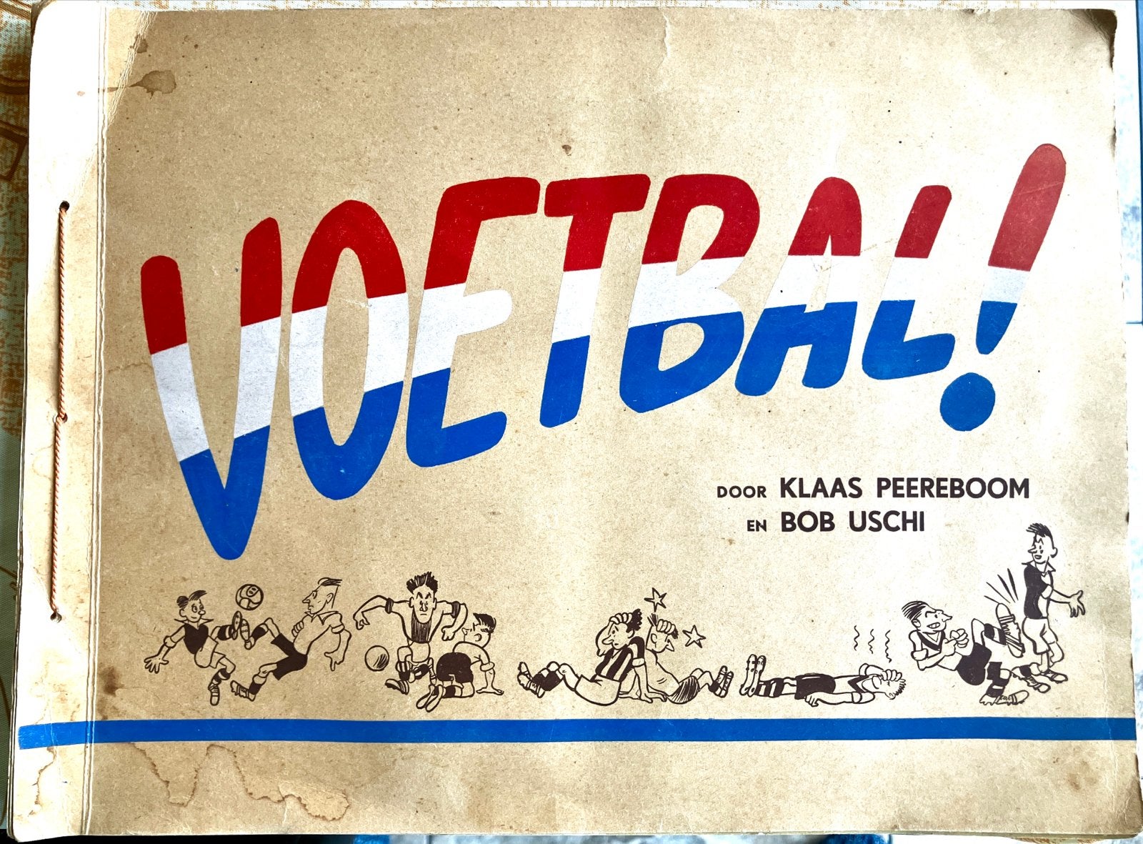 Voetbal! Vintage Voetbalplaatjes boek 1948, Ophalen of Verzenden, Gelezen, Balsport